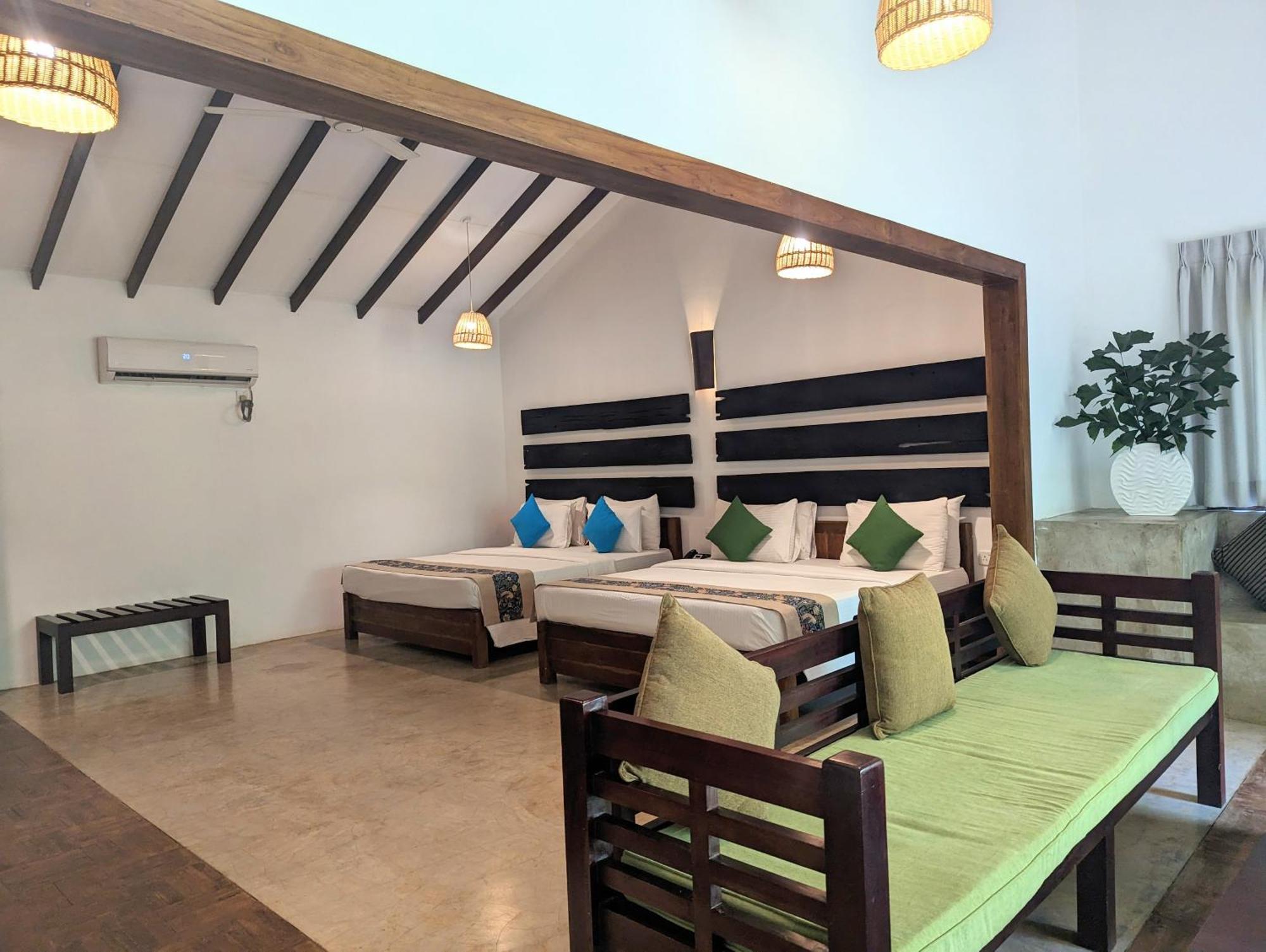 Pinthaliya Resort Сигирия Экстерьер фото