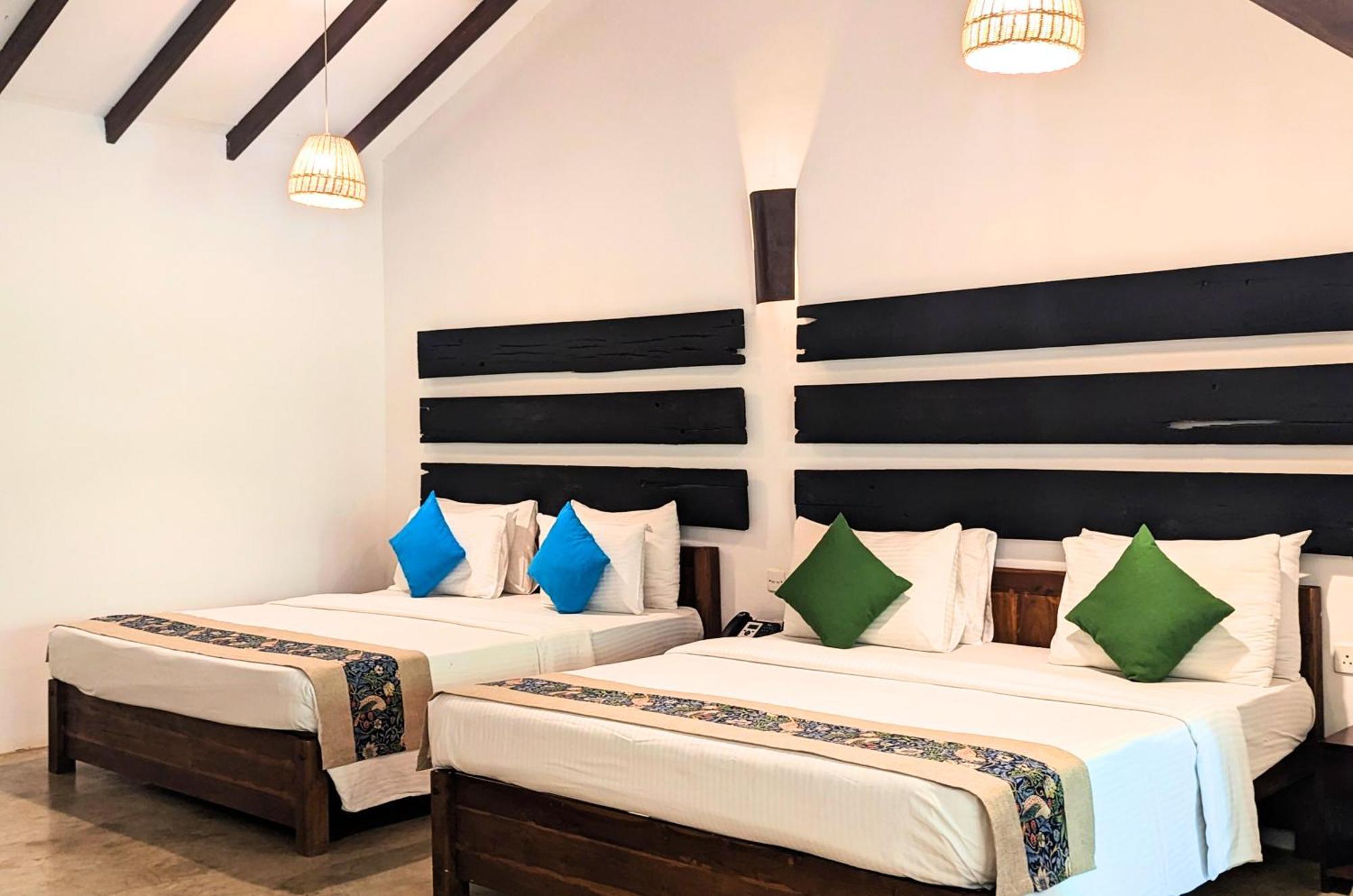 Pinthaliya Resort Сигирия Экстерьер фото